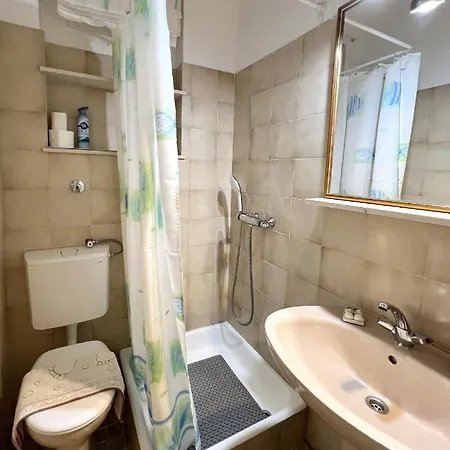 Διαμέρισμα & Ja Ston