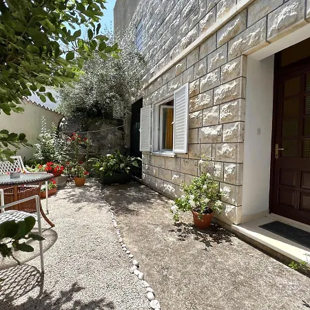 & Ja Διαμέρισμα *