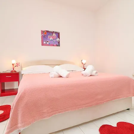 Διαμέρισμα & Ja Ston